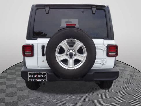 Used 2019 Jeep Wrangler Sport AWD/4WD image 3