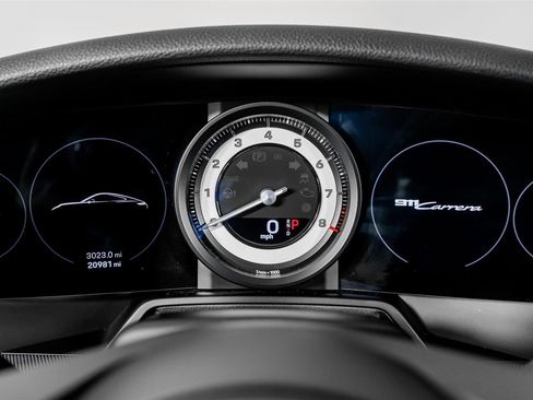 Used 2022 Porsche 911 Carrera image 38