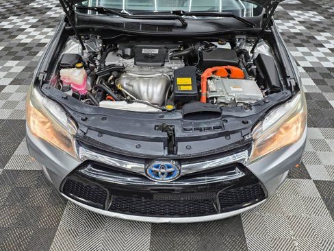 Used 2015 Toyota Camry SE w/ Moonroof Package FWD image 36
