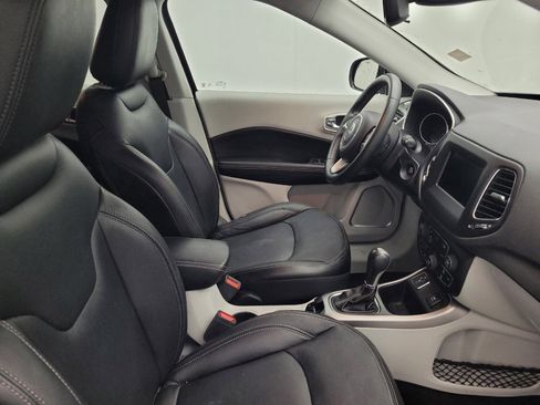 Used 2019 Jeep Compass Latitude w/ Safety & Security Group image 21