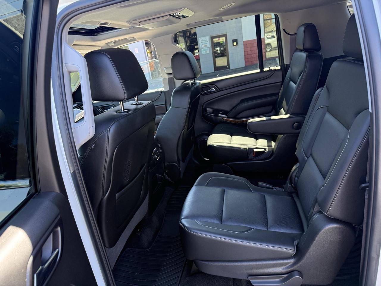 Used 2016 Chevrolet Suburban LTZ AWD/4WD image 33