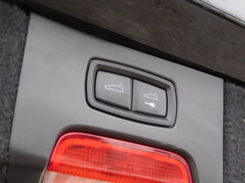 Used 2017 Porsche Cayenne Platinum Edition image 7