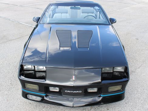 Used 1988 Chevrolet Camaro LT RWD image 16