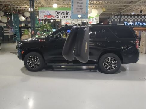 Used 2024 Chevrolet Tahoe Z71 AWD/4WD image 4