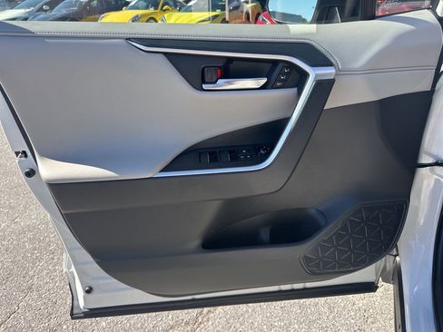 Used 2019 Toyota RAV4 Limited image 26