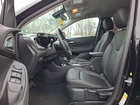 Used 2024 Buick Encore GX Sport Touring image 14