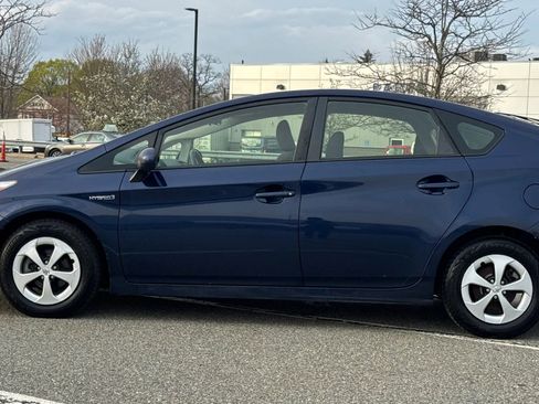 Used 2014 Toyota Prius Three FWD image 11