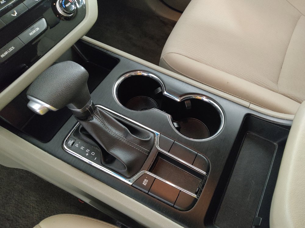 Used 2019 Kia Sedona LX FWD image 26