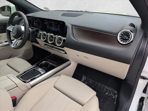 Certified 2026 Mercedes-Benz GLA 250 image 24