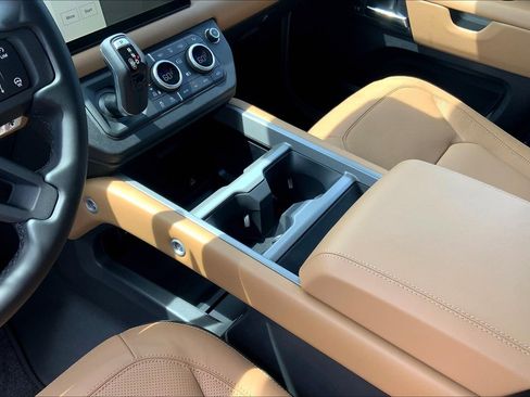 Used 2025 Land Rover Defender 130 V8 image 7