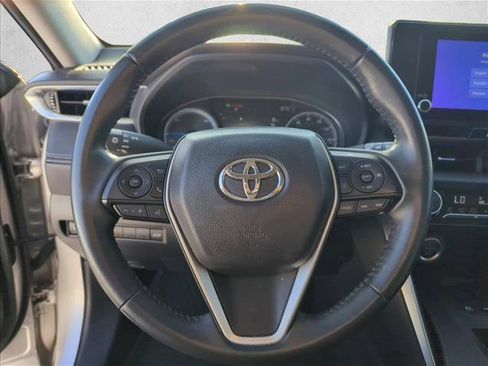 Certified 2023 Toyota Venza LE AWD/4WD image 14