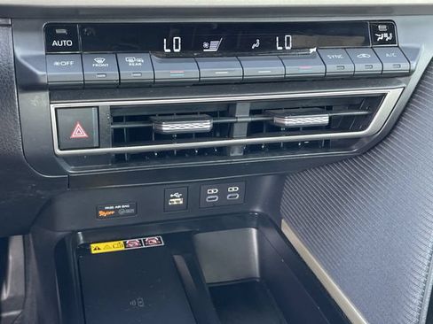 Used 2026 Toyota Camry SE FWD image 20