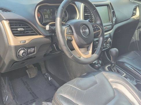 Used 2017 Jeep Cherokee High Altitude AWD/4WD image 13