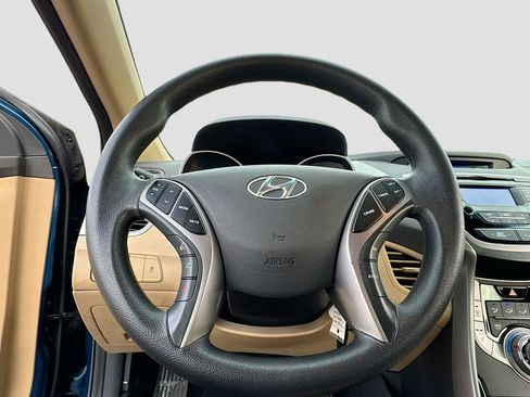 Used 2013 Hyundai Elantra GLS w/ Preferred Pkg image 10