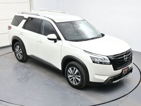 Used 2022 Nissan Pathfinder SL w/ SL Black Package image 34