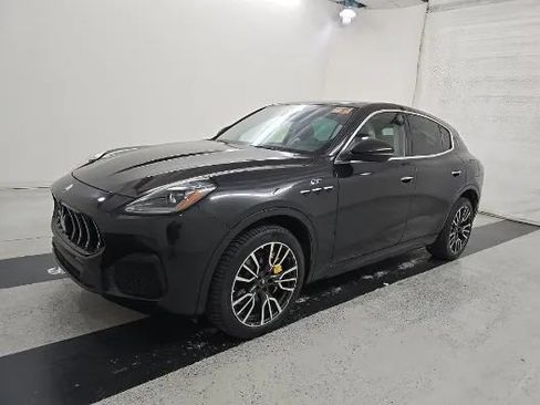 Used 2023 Maserati Grecale Modena AWD/4WD image 3