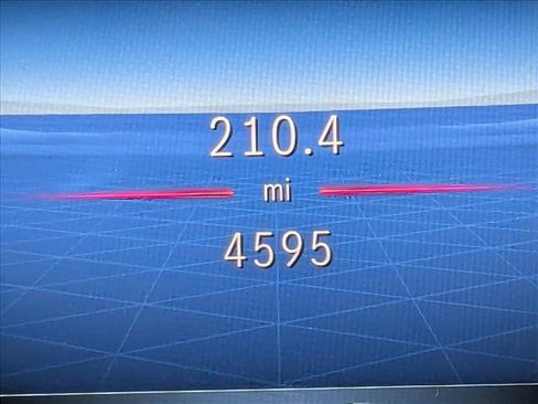 Used 2025 Mercedes-Benz GLA 250 image 11