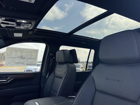New 2026 GMC Yukon XL Denali w/ Denali Reserve Package RWD image 23