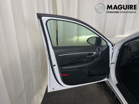 Used 2022 Hyundai Sonata SEL w/ Cargo Package image 17