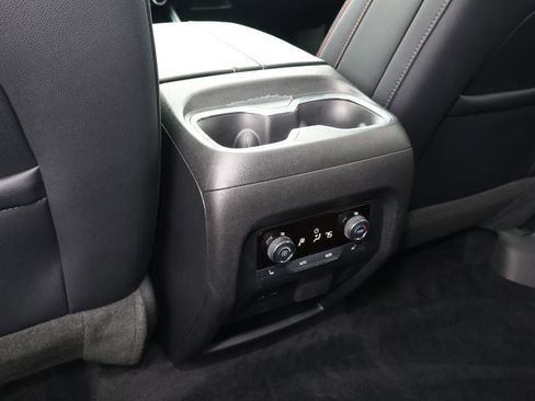 Used 2024 Chevrolet Traverse RS image 13