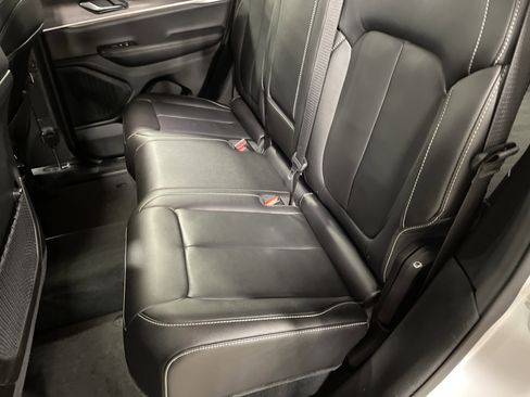 Used 2023 Jeep Grand Cherokee Limited image 11