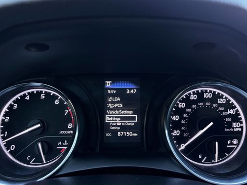 Used 2020 Toyota Camry SE image 17