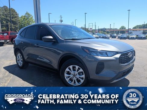Used 2025 Ford Escape Active w/ Cold Weather Package AWD/4WD image 1