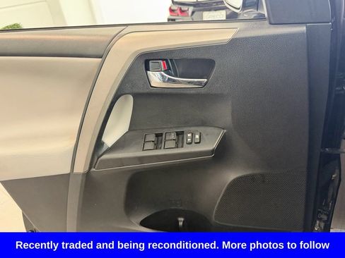 Used 2018 Toyota RAV4 XLE FWD image 25