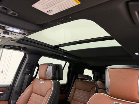 Used 2024 GMC Yukon Denali Ultimate AWD/4WD image 21