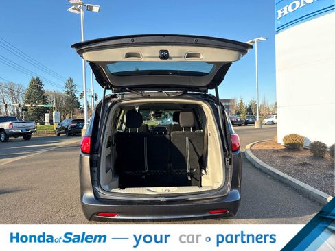 Used 2023 Chrysler Voyager LX image 24