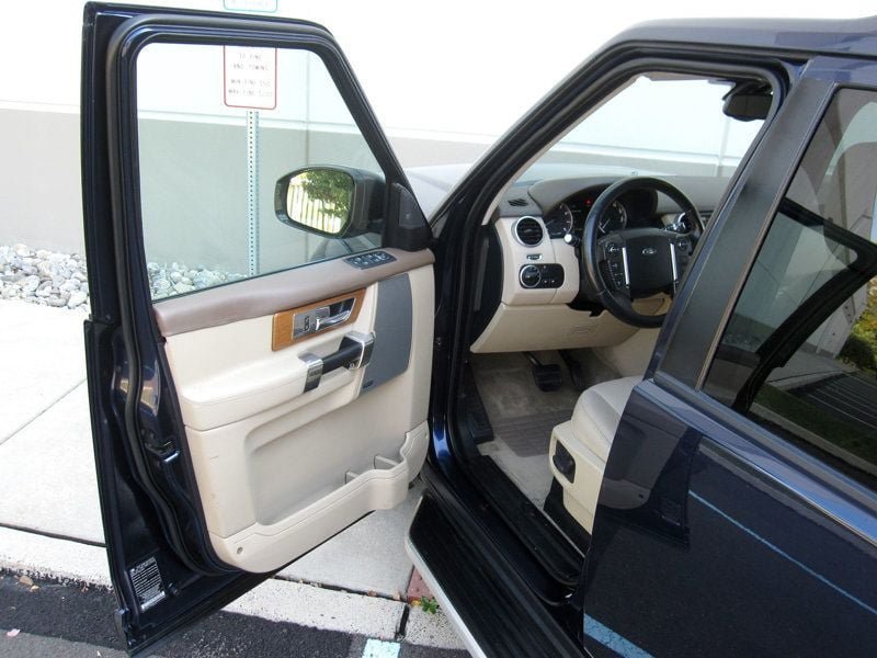 Used 2016 Land Rover LR4 HSE AWD/4WD image 16