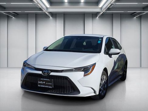 Used 2022 Toyota Corolla LE FWD image 3