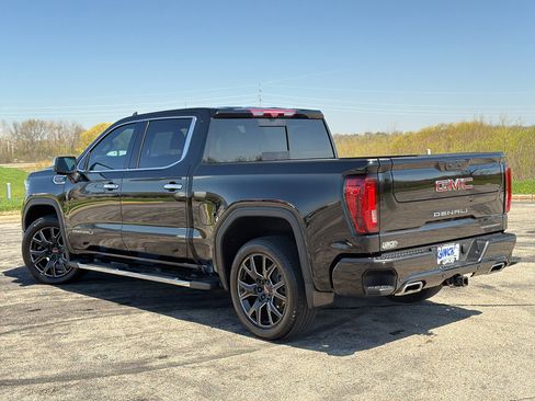 Used 2023 GMC Sierra 1500 Denali w/ Technology Package AWD/4WD image 2
