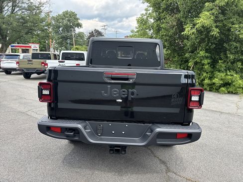 New 2025 Jeep Gladiator Willys image 6
