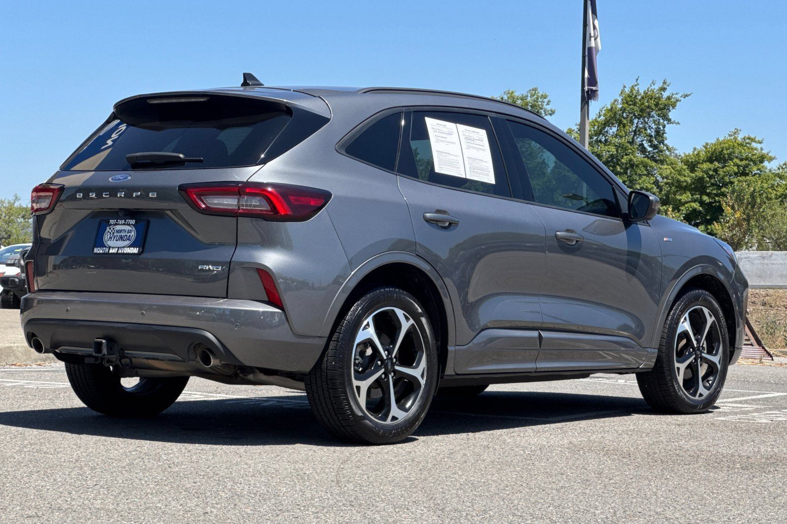 Used 2023 Ford Escape ST-Line Select w/ Tech Pack #2 AWD/4WD image 4