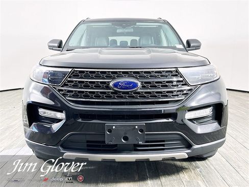 Used 2022 Ford Explorer XLT w/ Equipment Group 202A image 2