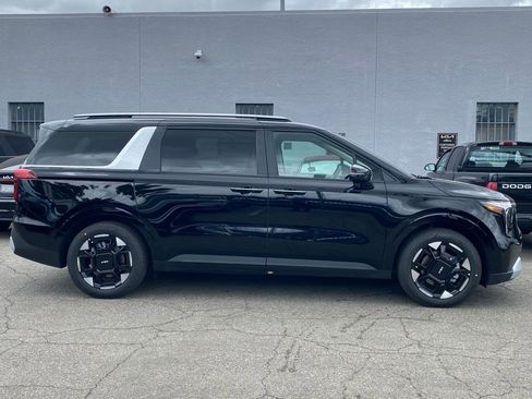 New 2026 Kia Carnival EX FWD image 2