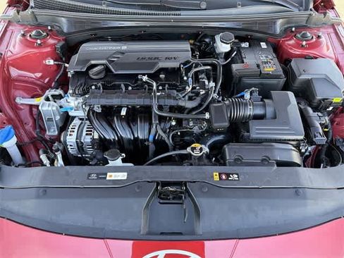 Certified 2025 Hyundai Elantra SEL image 11