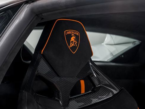 Used 2023 Lamborghini Huracan Tecnica image 36