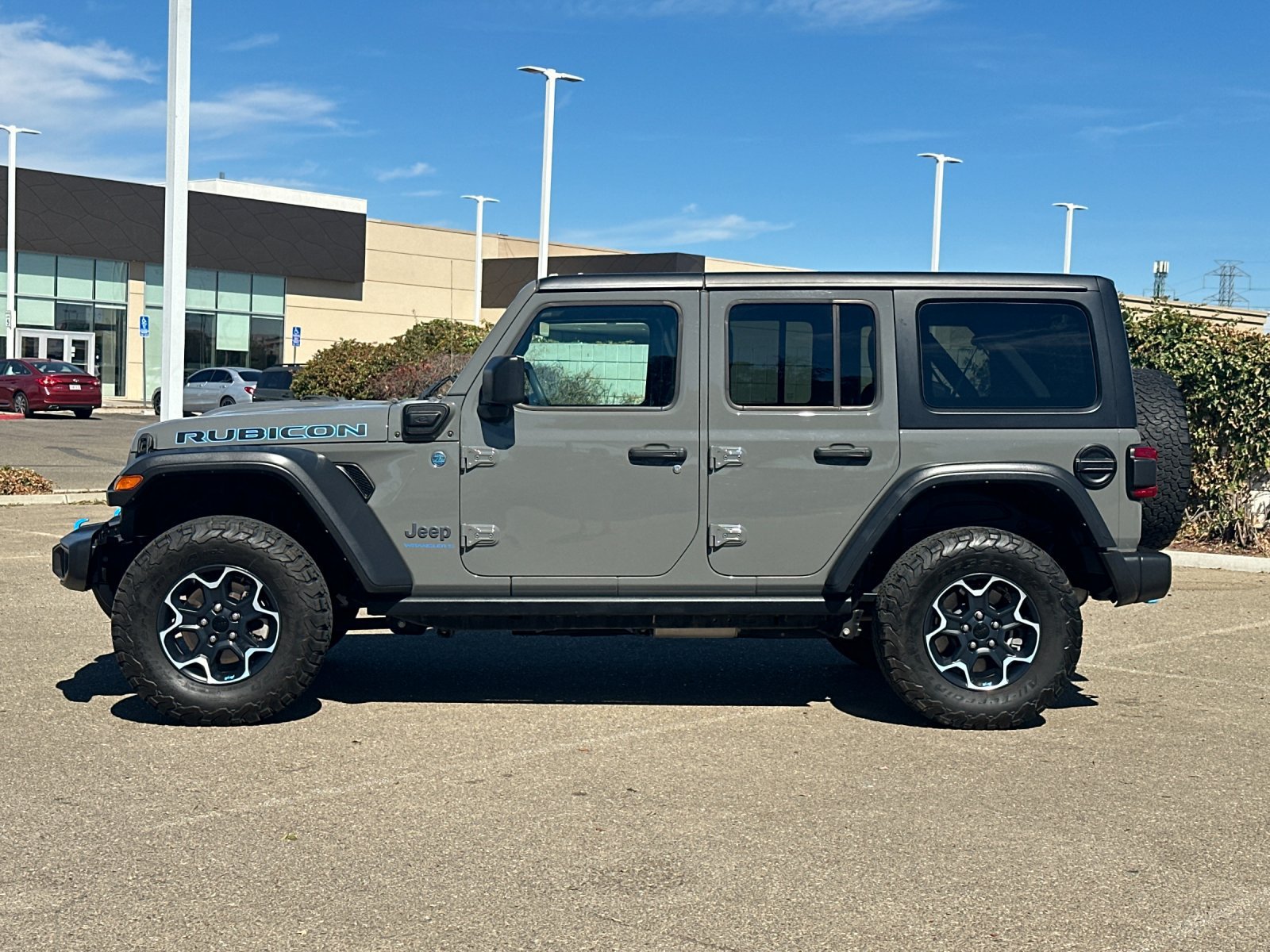 Used 2023 Jeep Wrangler Unlimited Rubicon 4xe AWD/4WD image 7