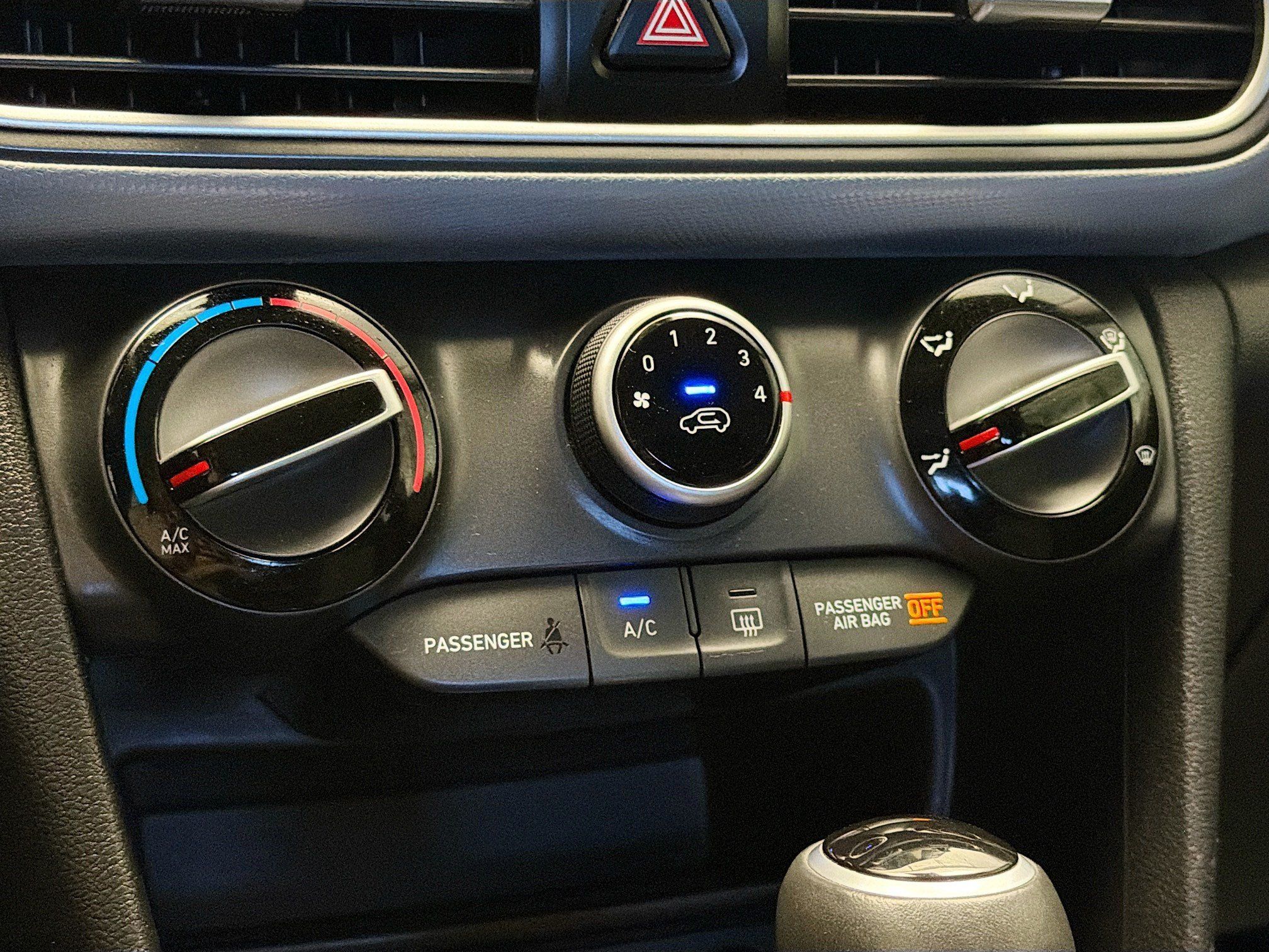 Used 2020 Hyundai Kona SEL FWD image 10