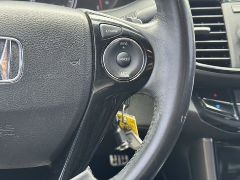 Used 2017 Honda Accord Sport image 23