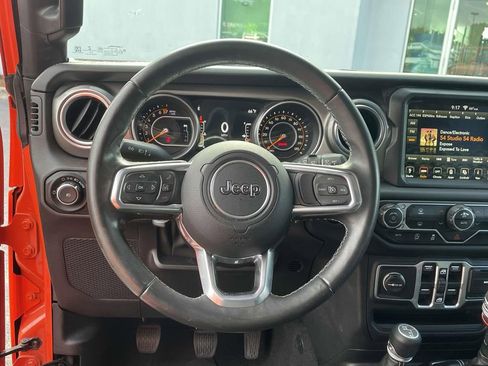 Used 2018 Jeep Wrangler Unlimited Sahara image 12