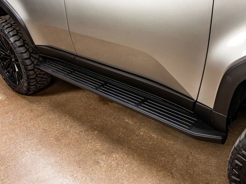 Used 2025 Lexus GX 550 image 13