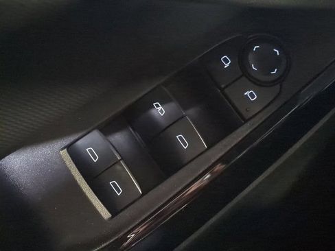 Used 2025 Chevrolet Equinox LT FWD image 23