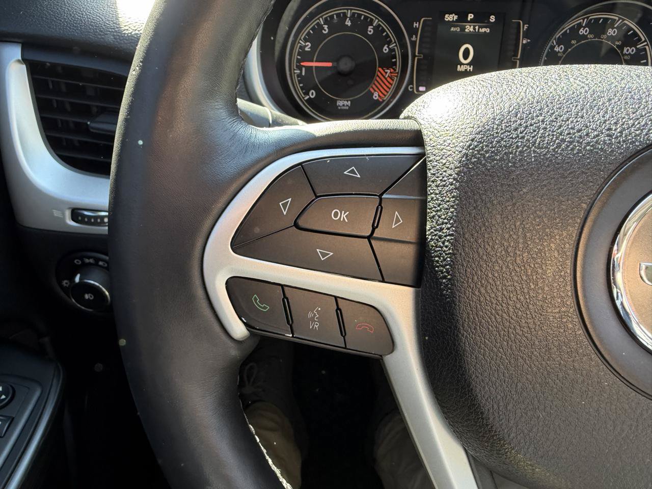 Used 2014 Jeep Cherokee Latitude w/ Cold Weather Group AWD/4WD image 24