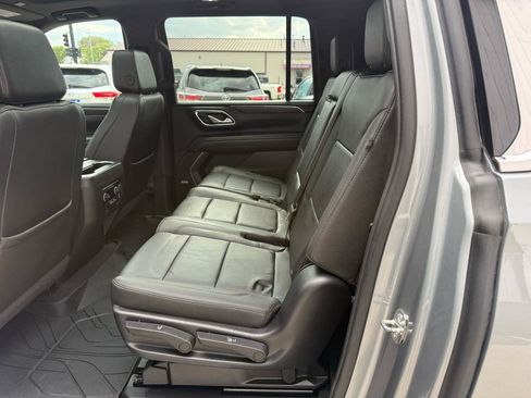 Used 2023 Chevrolet Suburban LT w/ LT Signature Plus Package AWD/4WD image 14