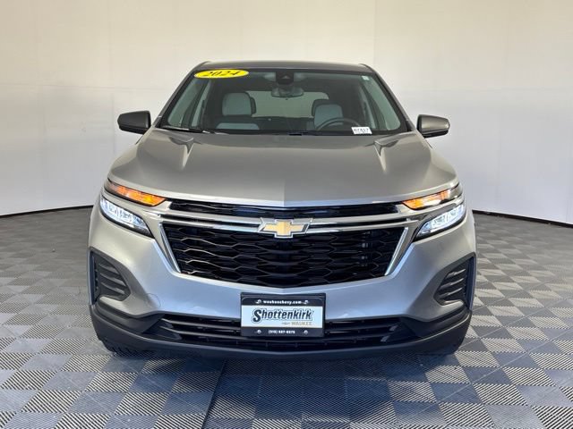 Used 2024 Chevrolet Equinox LS w/ LS Convenience Package AWD/4WD image 2