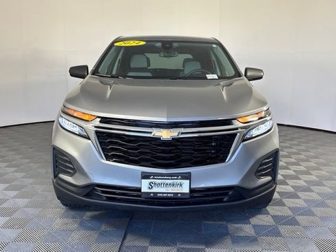Used 2024 Chevrolet Equinox LS w/ LS Convenience Package AWD/4WD image 2