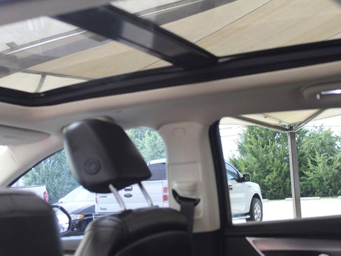 Used 2018 Cadillac XT5 Luxury w/ Driver Awareness Package image 21